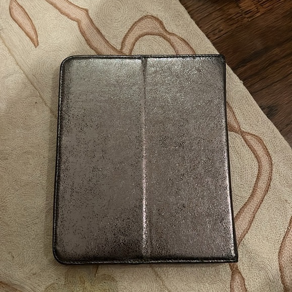 Tory Burch IPad case - Picture 3 of 3